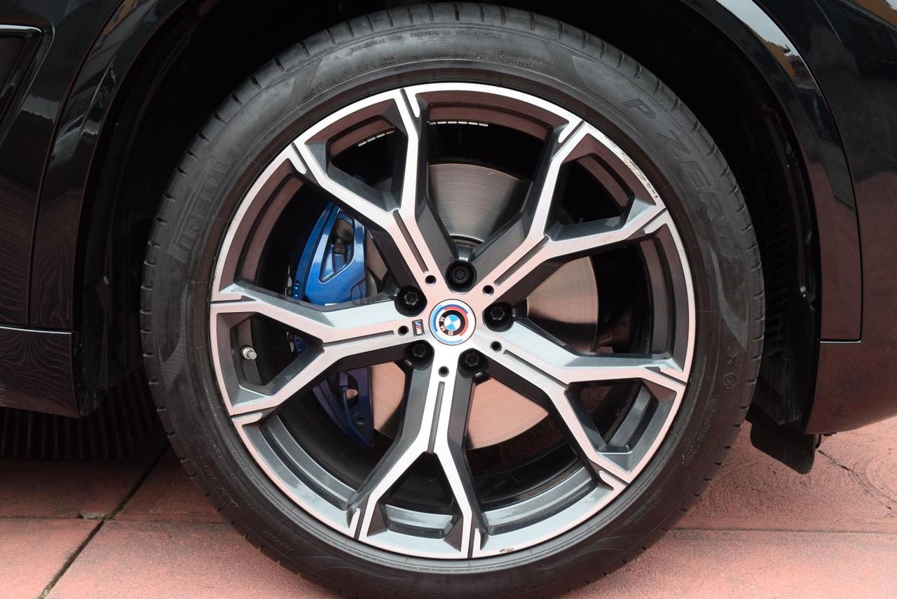 BMW X5 xdrive30d mhev 48V Msport auto