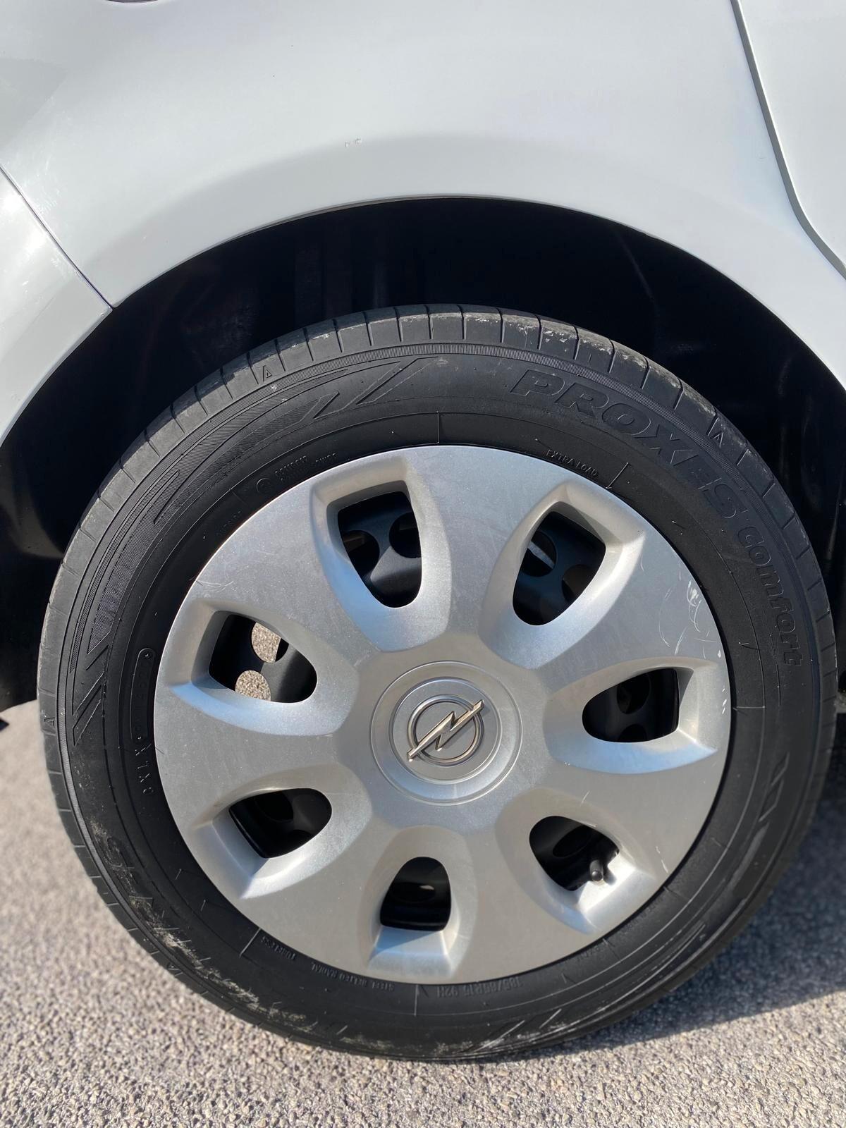 Opel Corsa 1.2 5 porte Cosmo