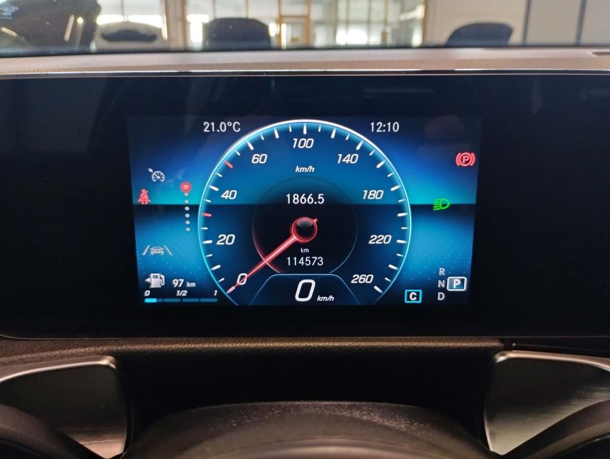 MERCEDES GLB 180d PELLE - TELECAMERA - APPLE - LED - GAR.24 MESI