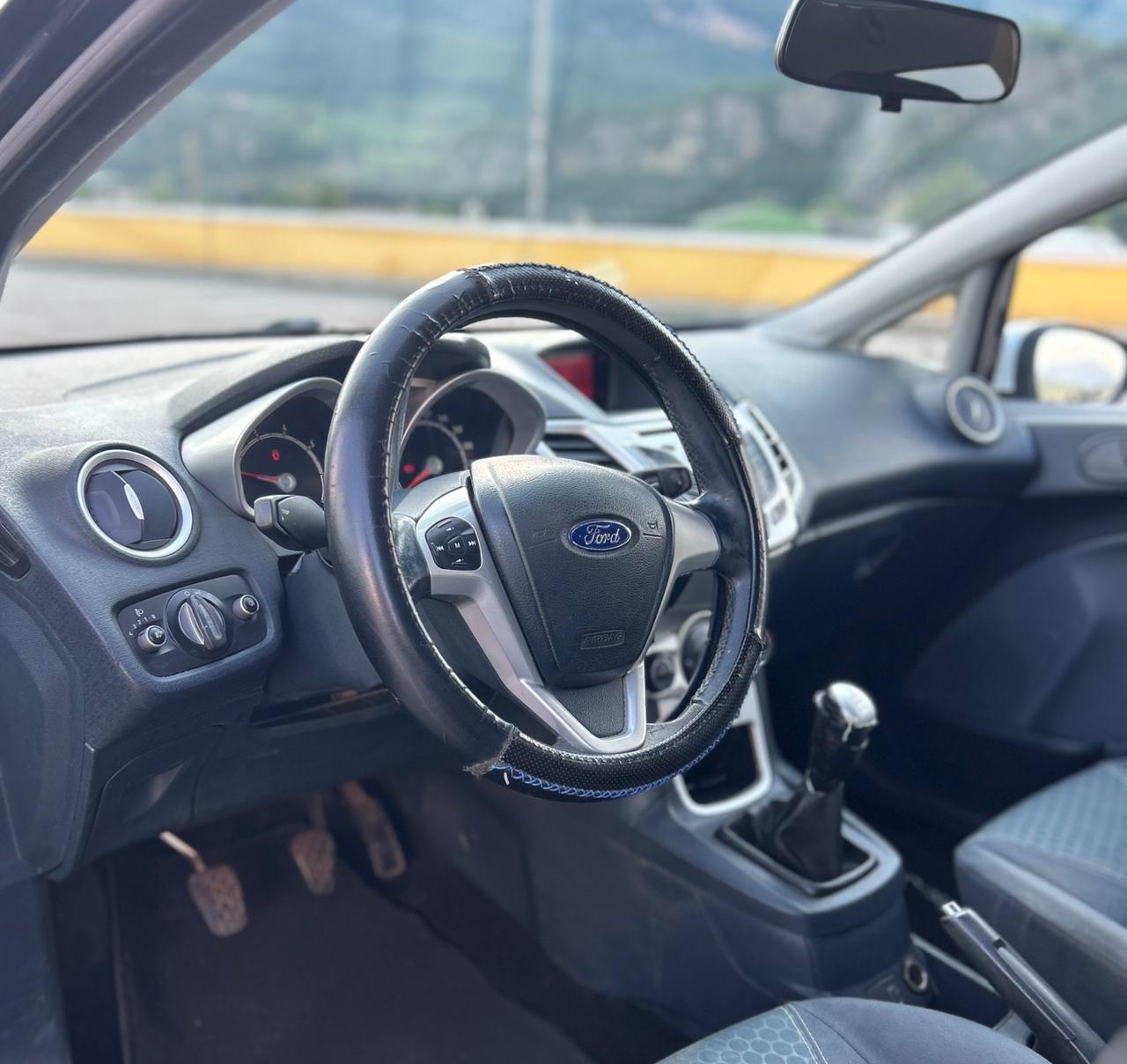 Ford Fiesta Titanium 1.2 82CV 5 porte Neopatentati