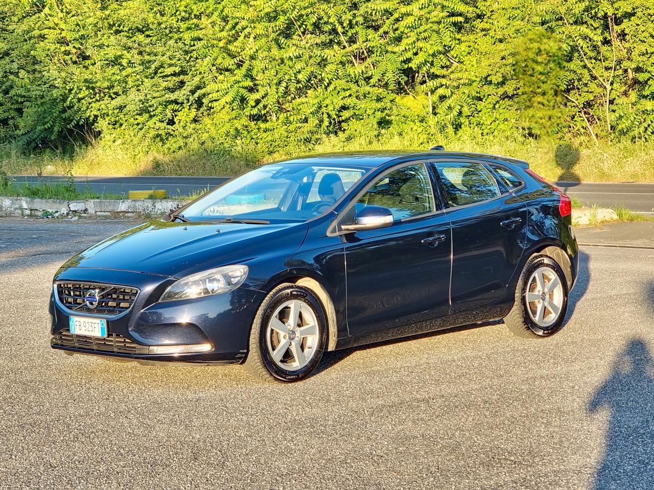 Volvo V40 D2 Geartronic R-design Momentum N1 2015-E6 NEO