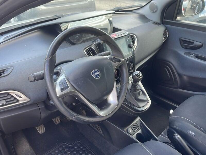 Lancia Ypsilon III 2021 1.0 firefly hybrid Gold s&s 70cv