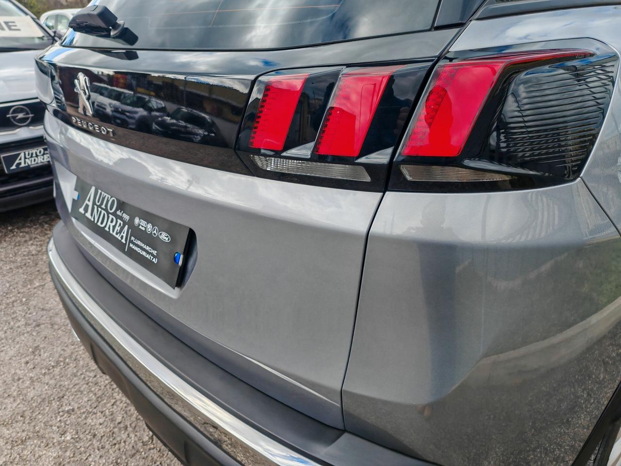 Peugeot 3008 15HDi Tetto navig led 2020