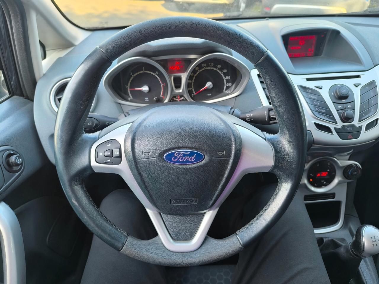 Ford Fiesta 1.4 TDCi 68CV 5 porte Titanium