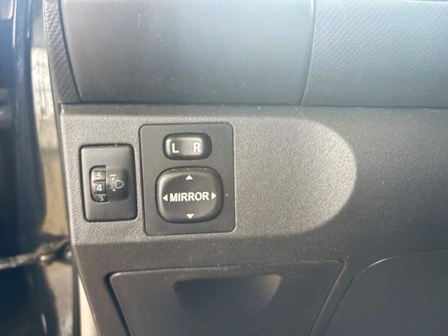 TOYOTA Yaris 1.0 5 porte OK NEIèATENTATI BòUETHOOT