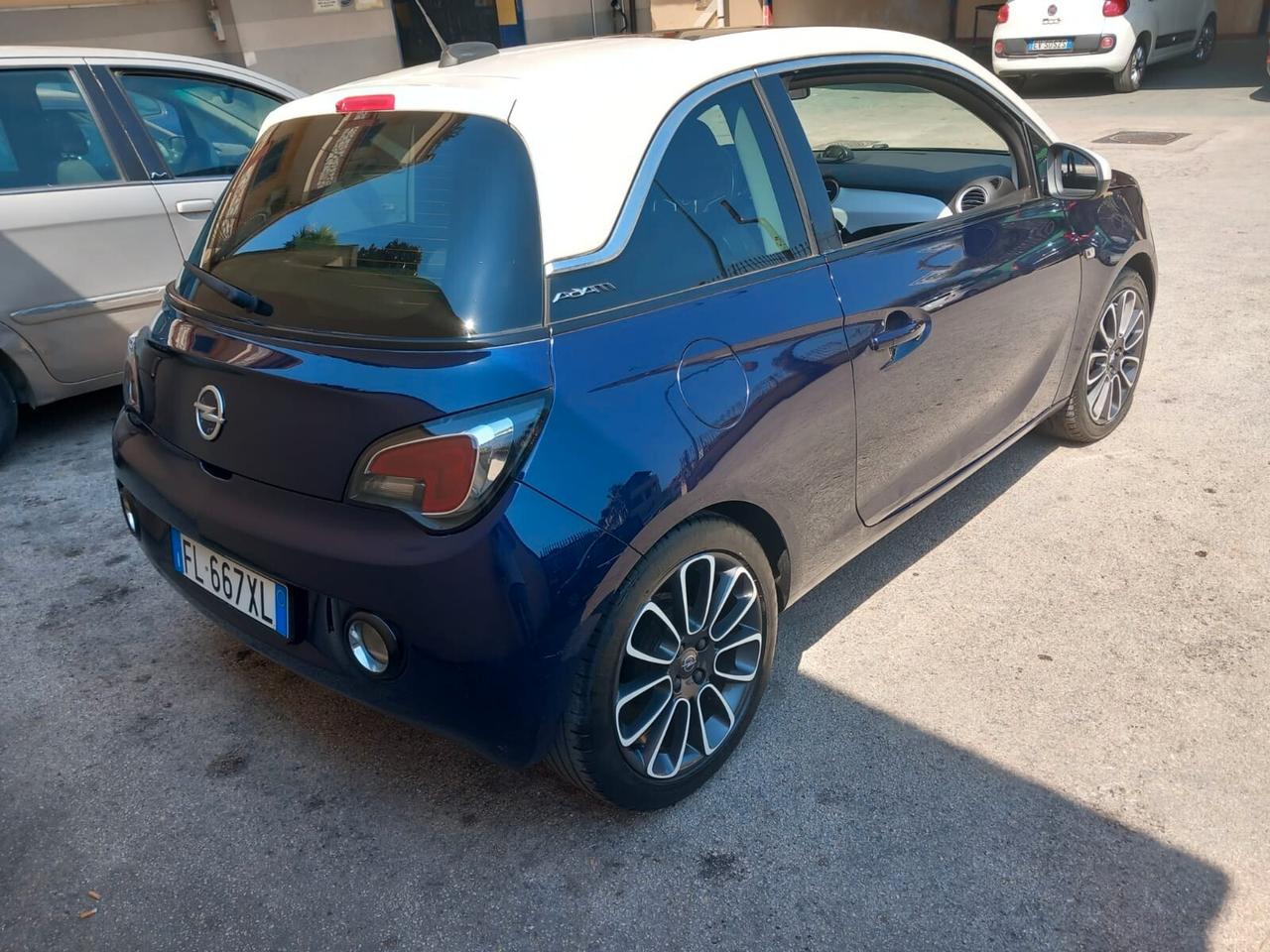 Opel Adam 1.2 70 CV Black Jack