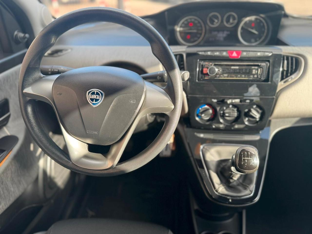 Lancia Ypsilon 1.2 69 CV Silver