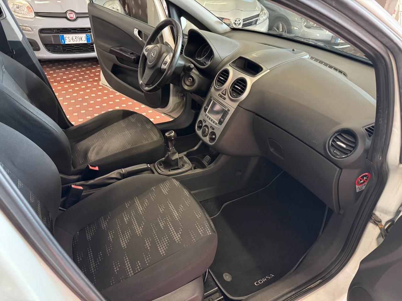 Opel Corsa 1.2 5 porte Cosmo - IDEALE PER NEOPATENTATI