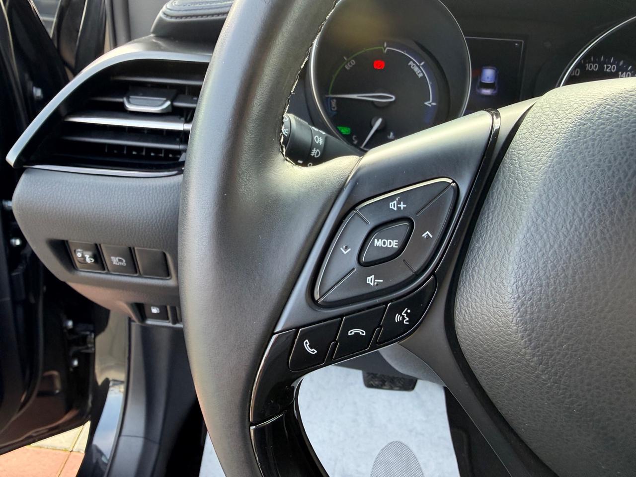 Toyota C-HR 1.8 Hybrid E-CVT Style+