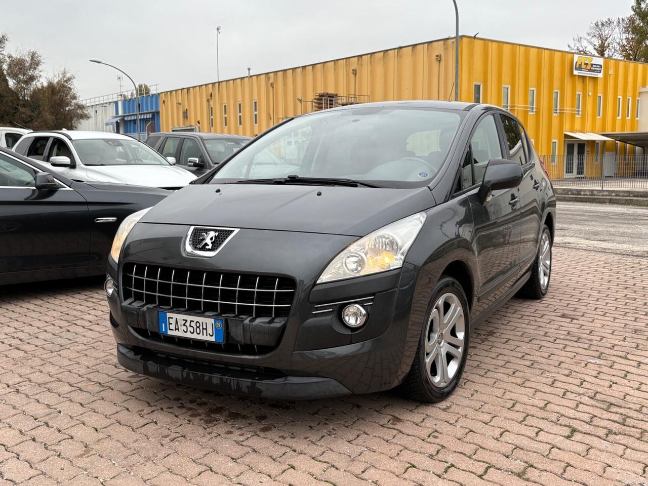 Peugeot 3008 1.6 HDi 110CV cambio robotizzato Business