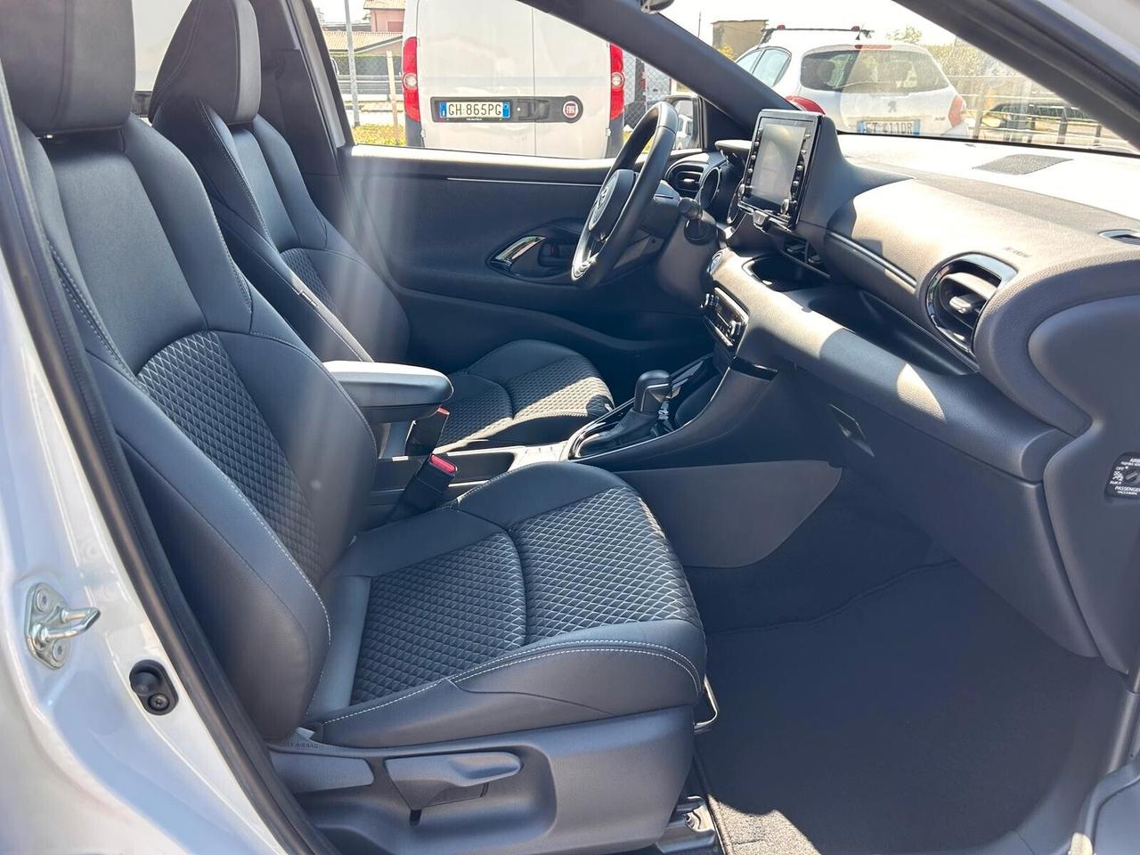 Toyota Yaris 1.5 Hybrid 5 porte Lounge
