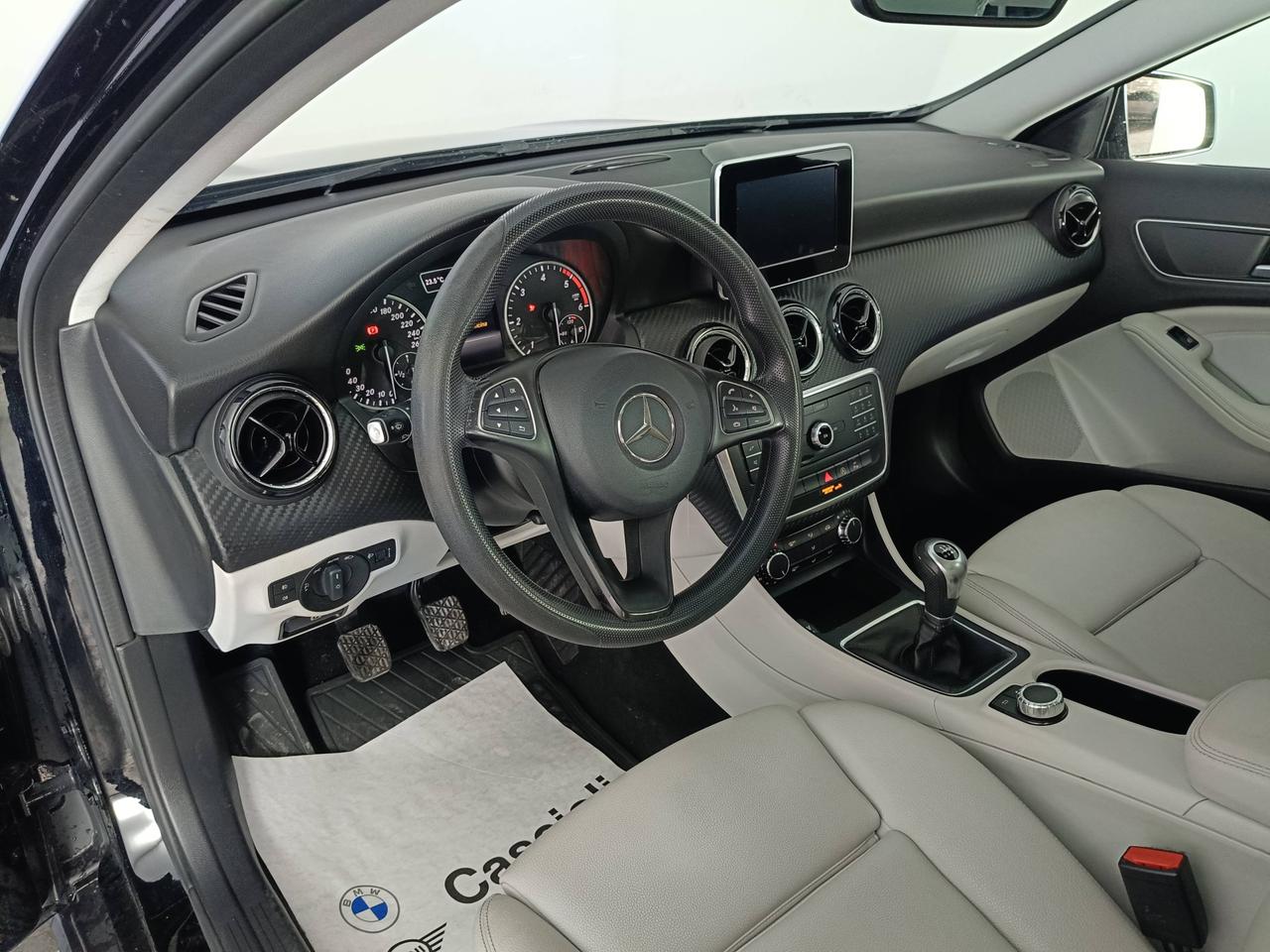 Mercedes-Benz GLA-X156 2014 - GLA 180 d (cdi) Executive