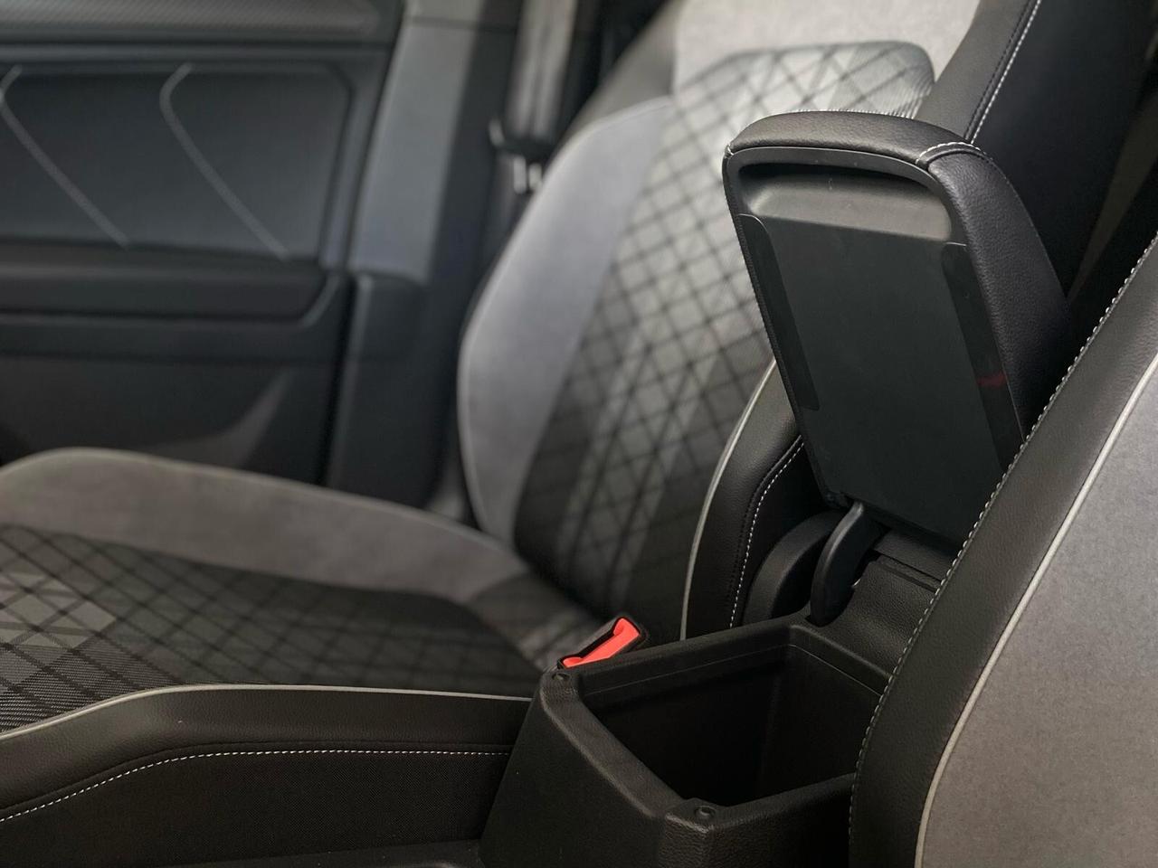 Volkswagen Tiguan 2.0 TDI 200 CV DSG 4MOTION R – IVA inclusa nel prezzo – KM Reali