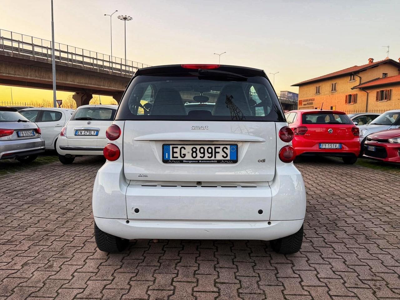 Smart ForTwo 800 40 kW coupé pure cdi OK NEOPATENTATI