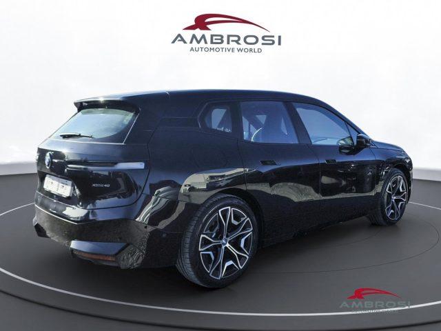 BMW iX xDrive40 Pacchetto Sportivo Edition Signature