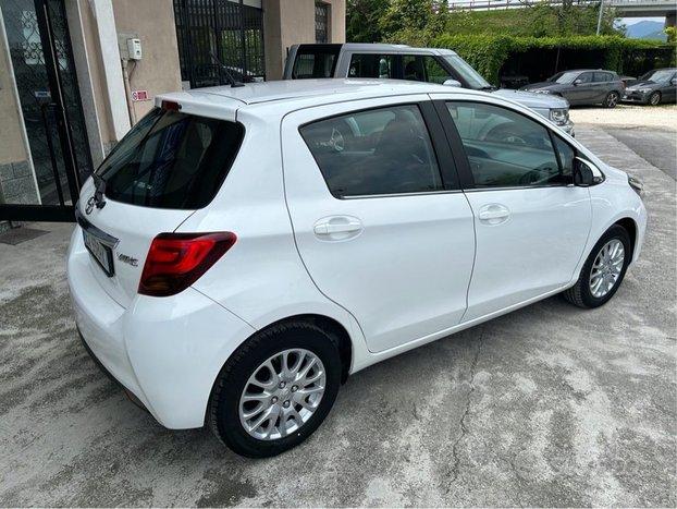 TOYOTA Yaris 1.0 5 porte Active