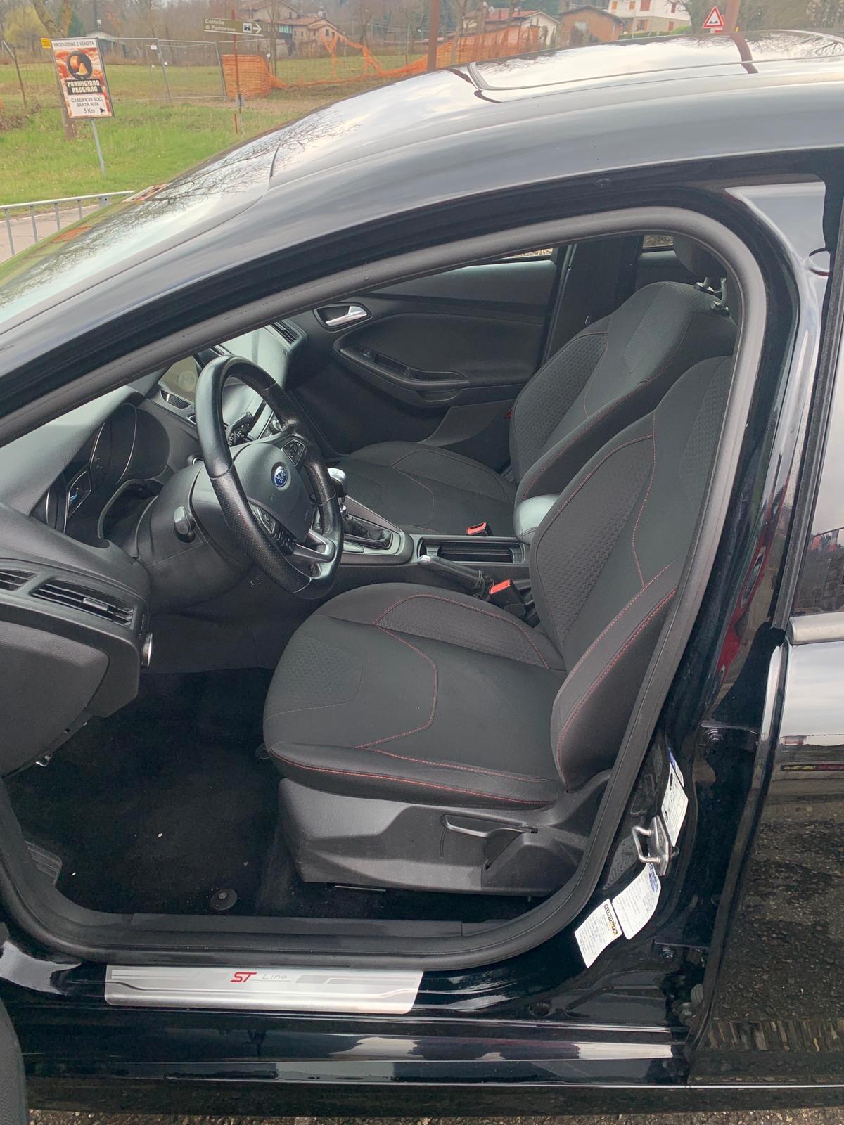 Ford Focus ST Line sport - full optional 159500 km tagliandata in ottimo stato generale