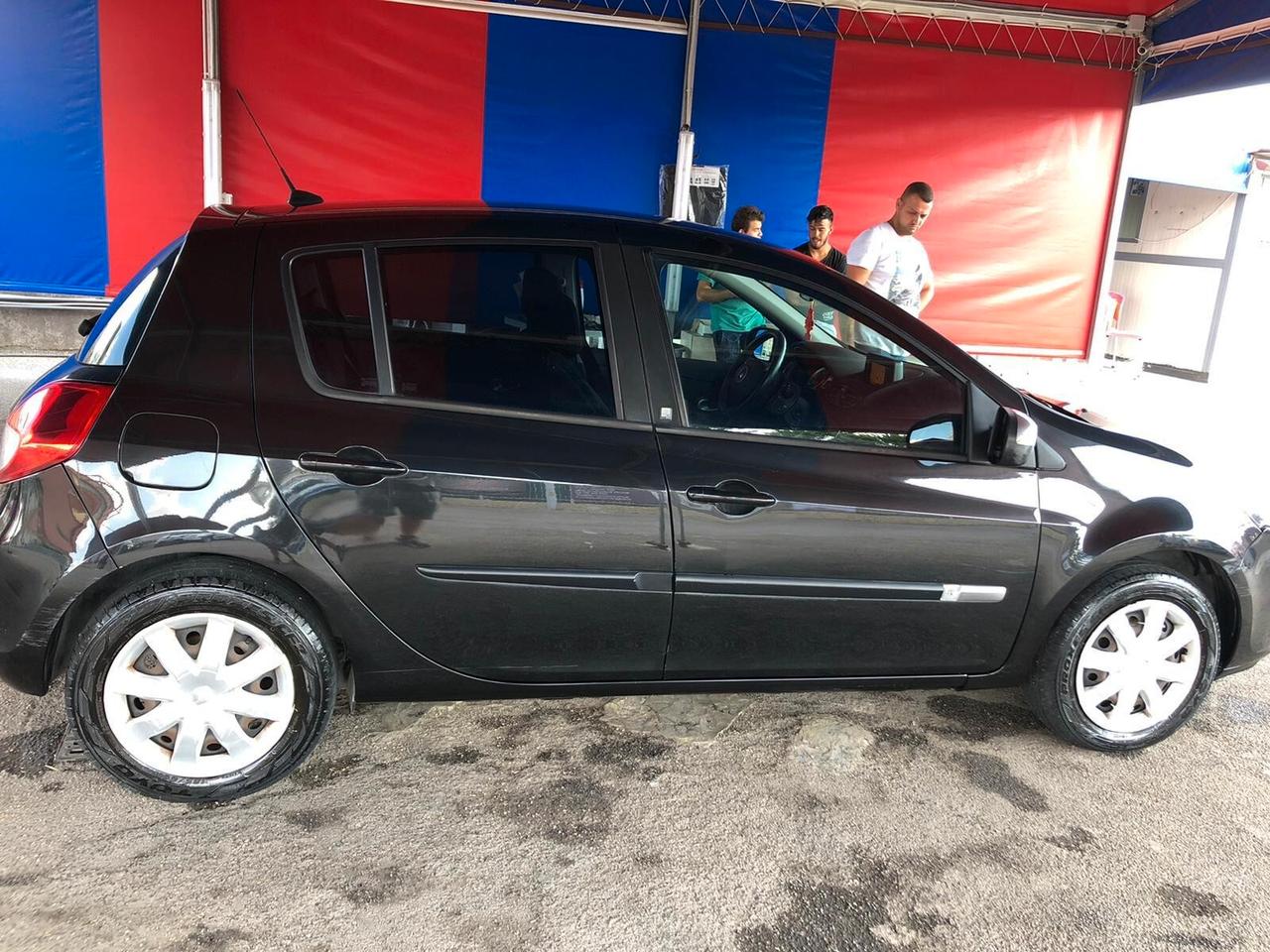 Renault Clio 1.2 16V 5 porte GPL per NEOPATENTATI