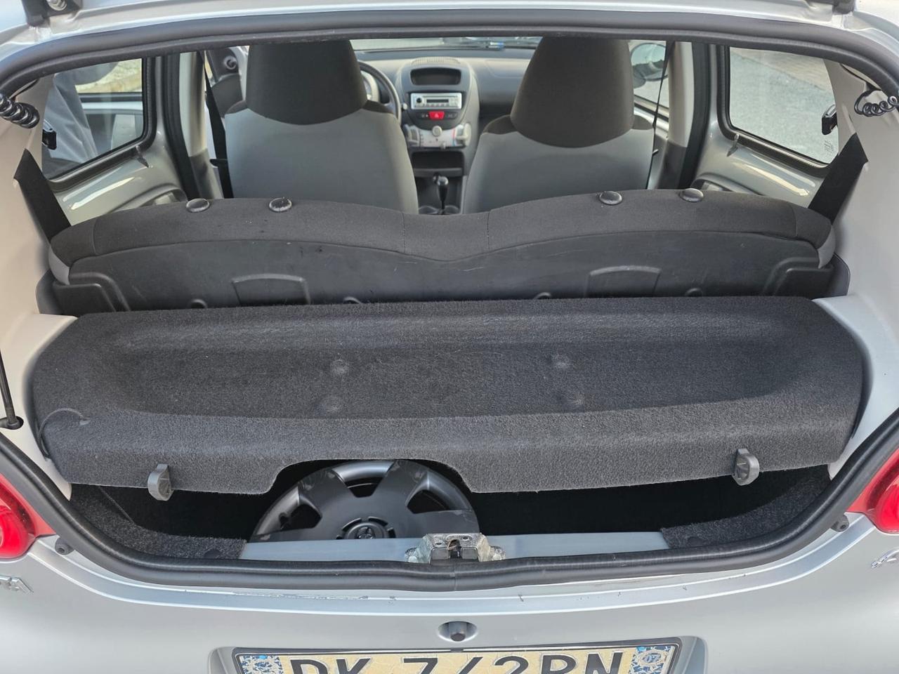 Toyota Aygo 1.0 12V VVT-i 5 porte Sol