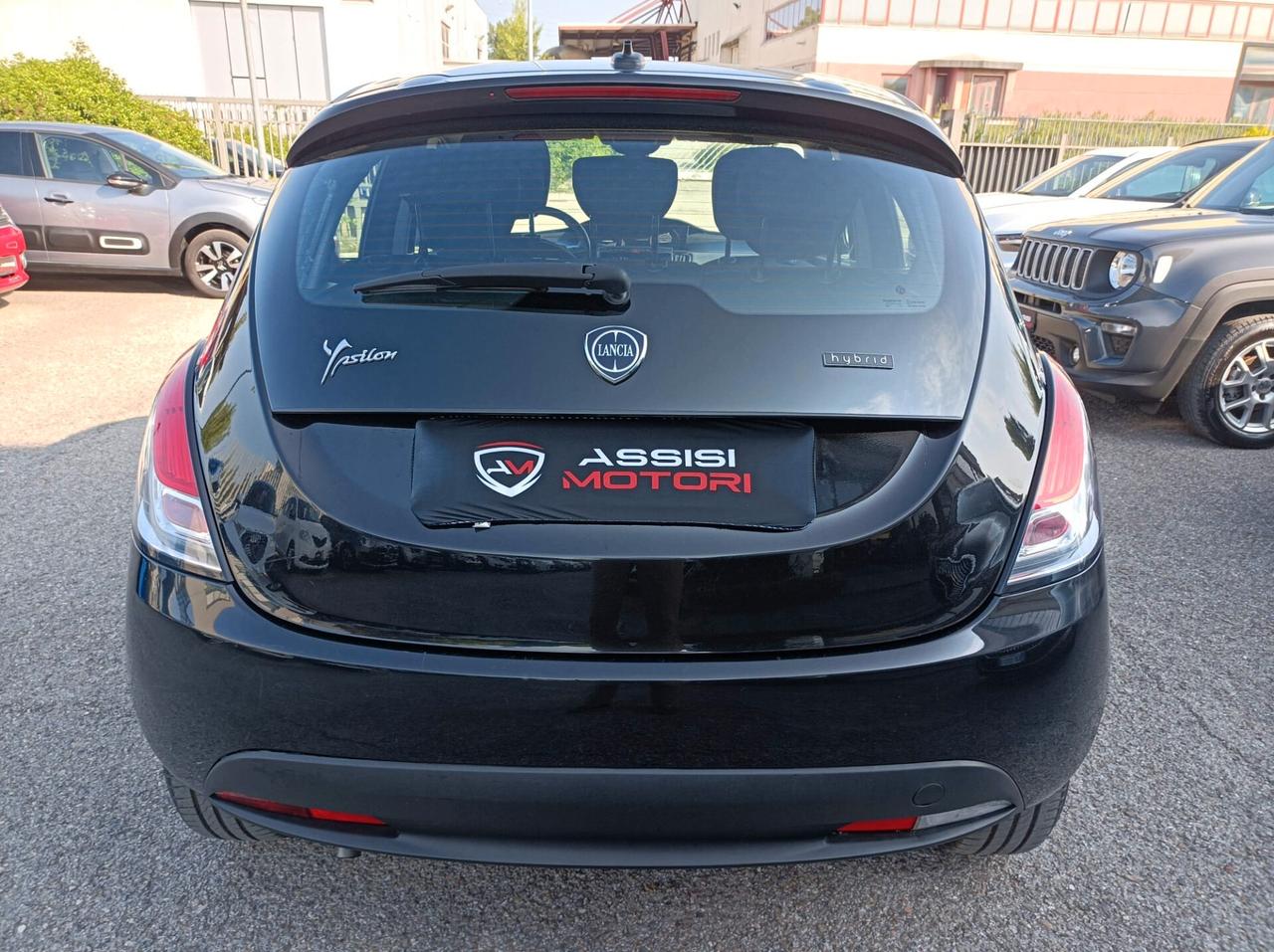 Lancia Ypsilon 1.0 FireFly 5 porte S&S Hybrid Silver
