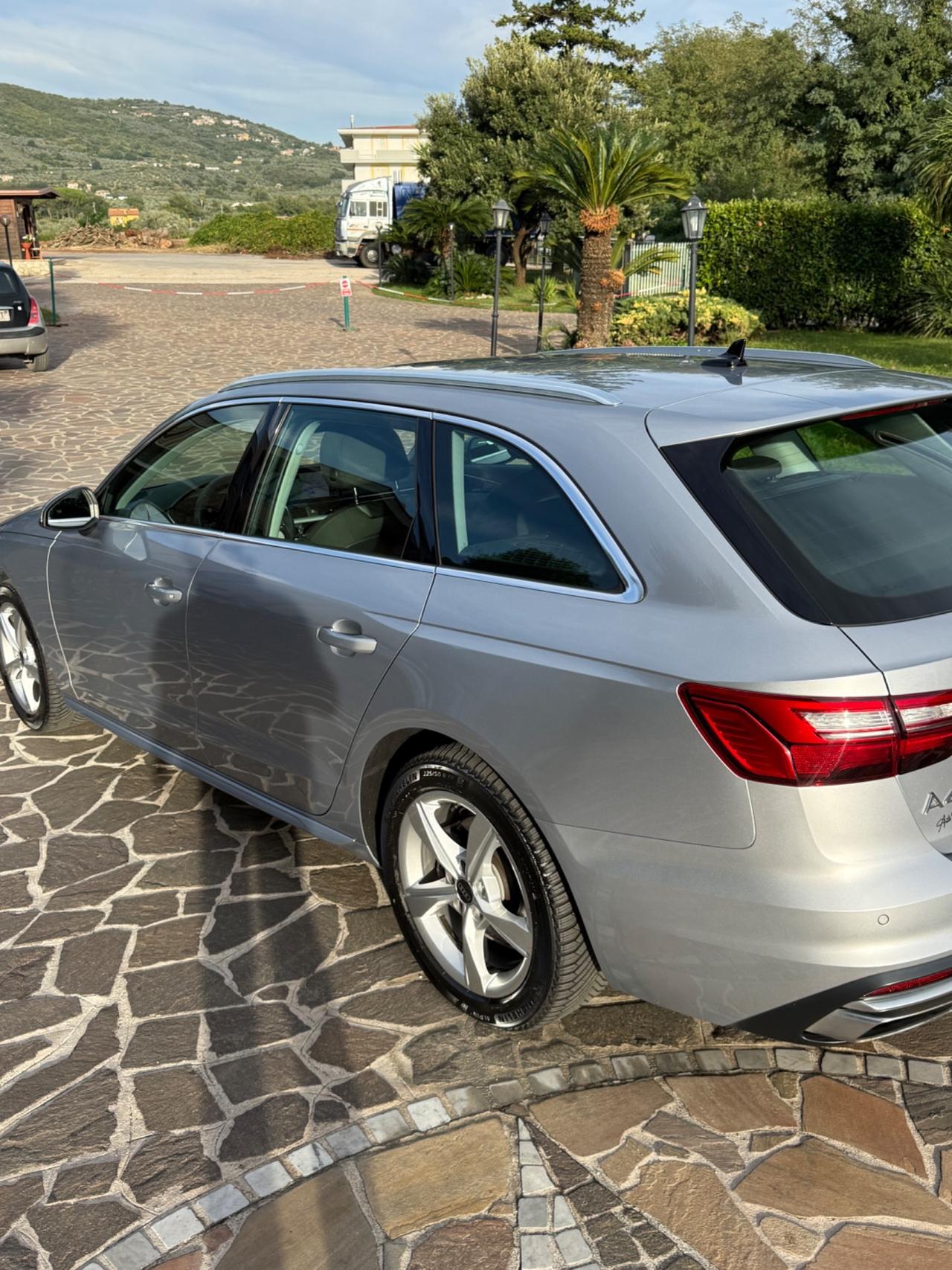 Audi A4 30 TDI/136 CV S tronic line edition 2022