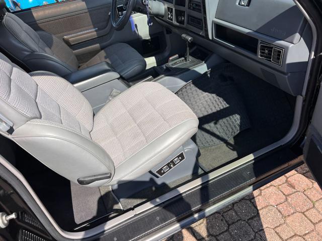 JEEP Cherokee 4.0 XJ LAREDO - AUTOMATICO 3 PORTE