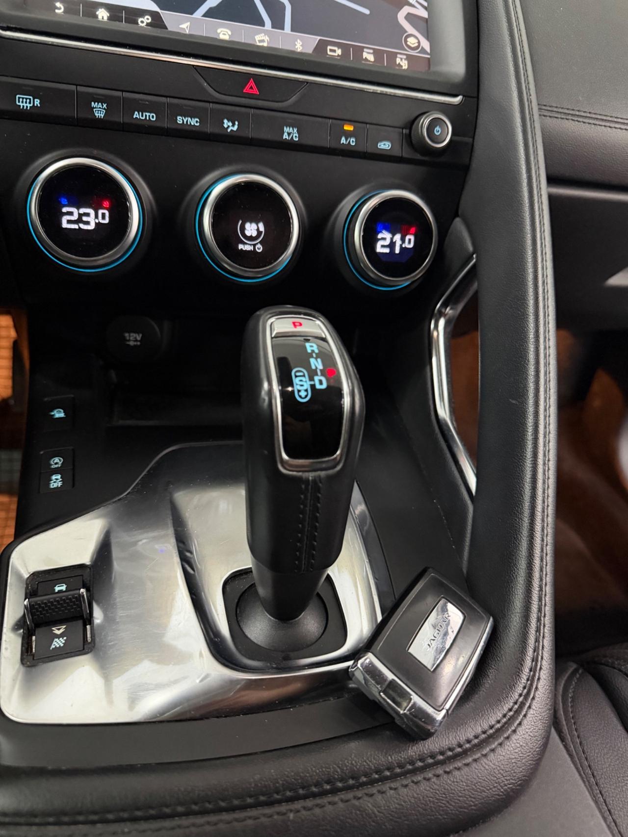 Jaguar E-Pace 2.0D 150 CV R-Dynamic FINANZIABILE