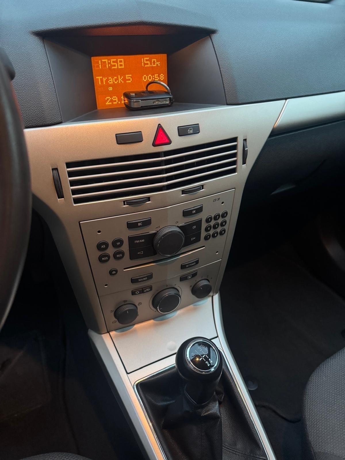 Opel Astra 1.6 16V VVT 5 porte Enjoy