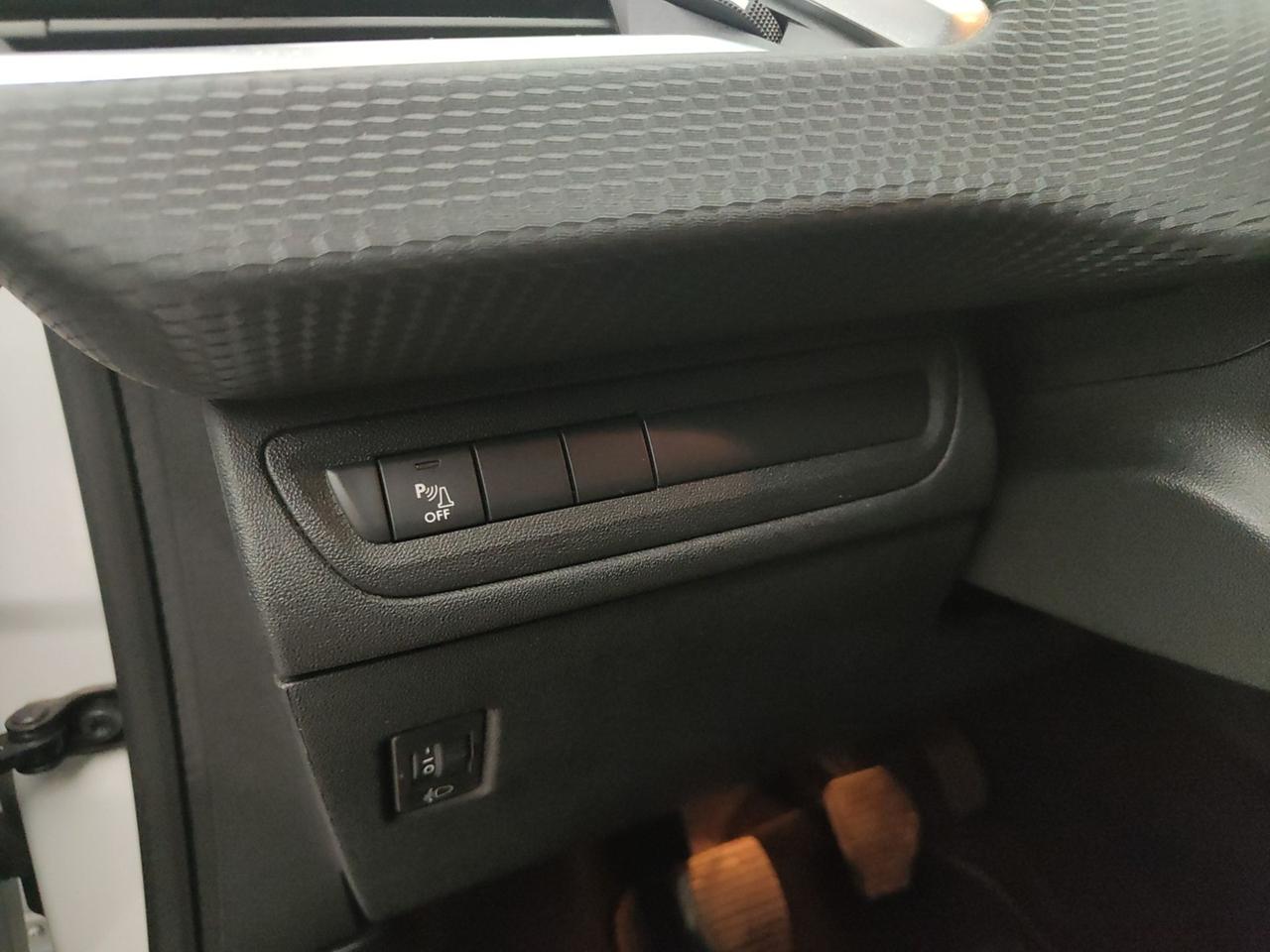 PEUGEOT 2008 1.6 BLUEHDI 100CV ALLURE