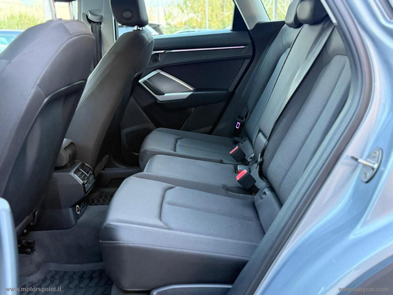 AUDI Q3 35 TDI S tronic Business