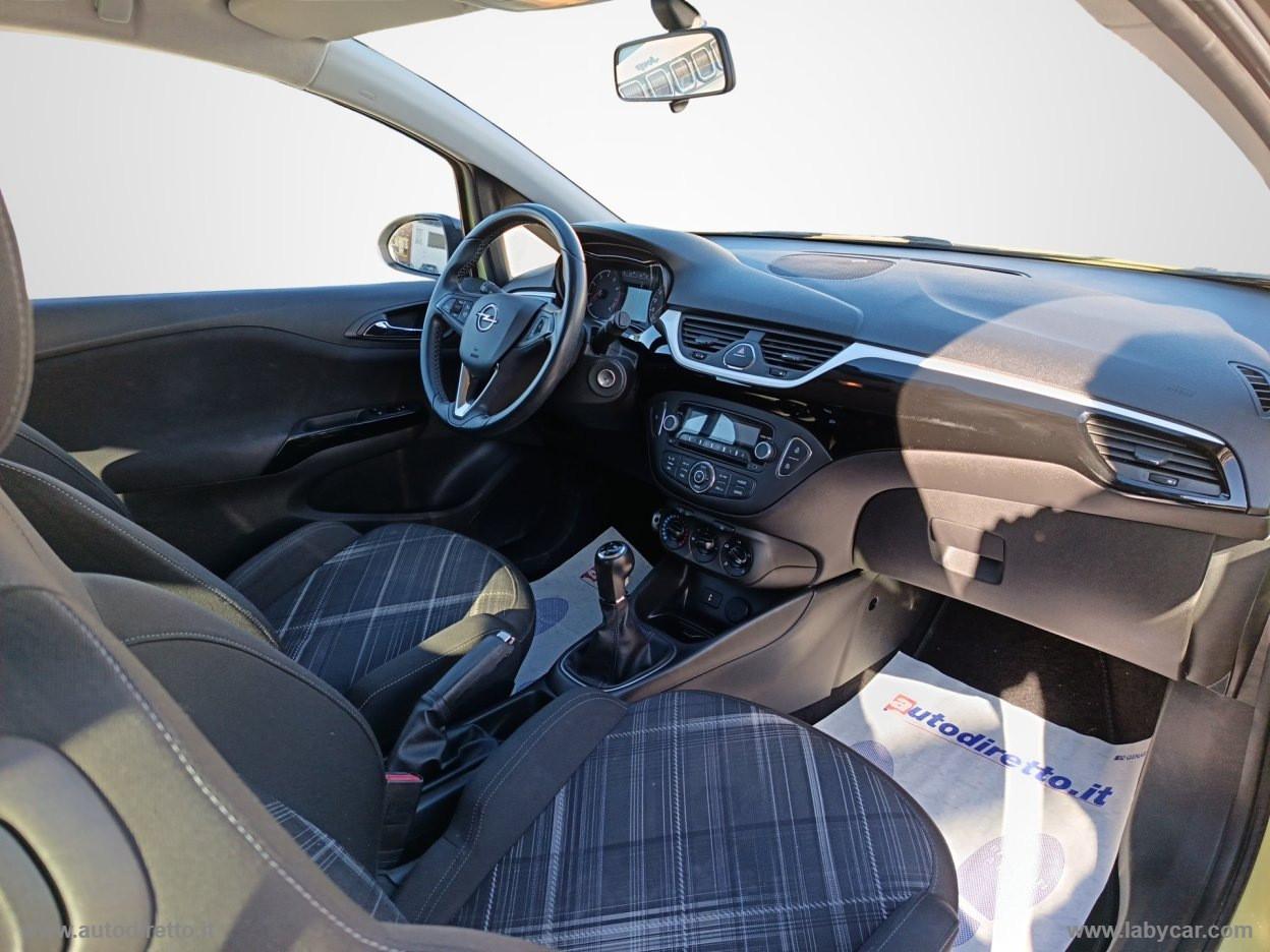 OPEL Corsa 1.2 Coupé b-Color