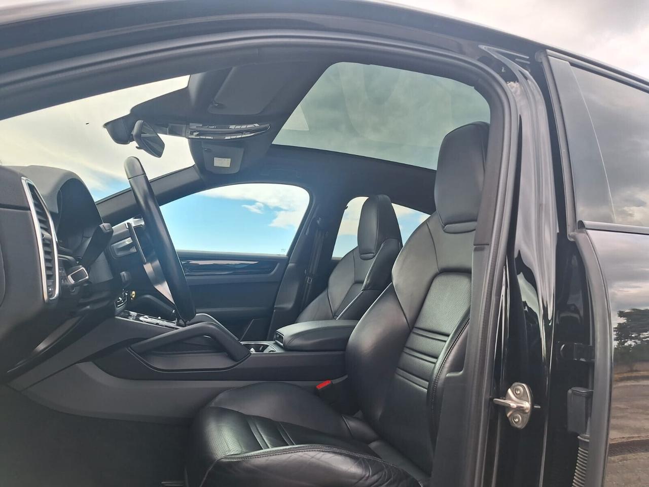 Porsche Cayenne 3.0 V6 E-Hybrid-BENZINA