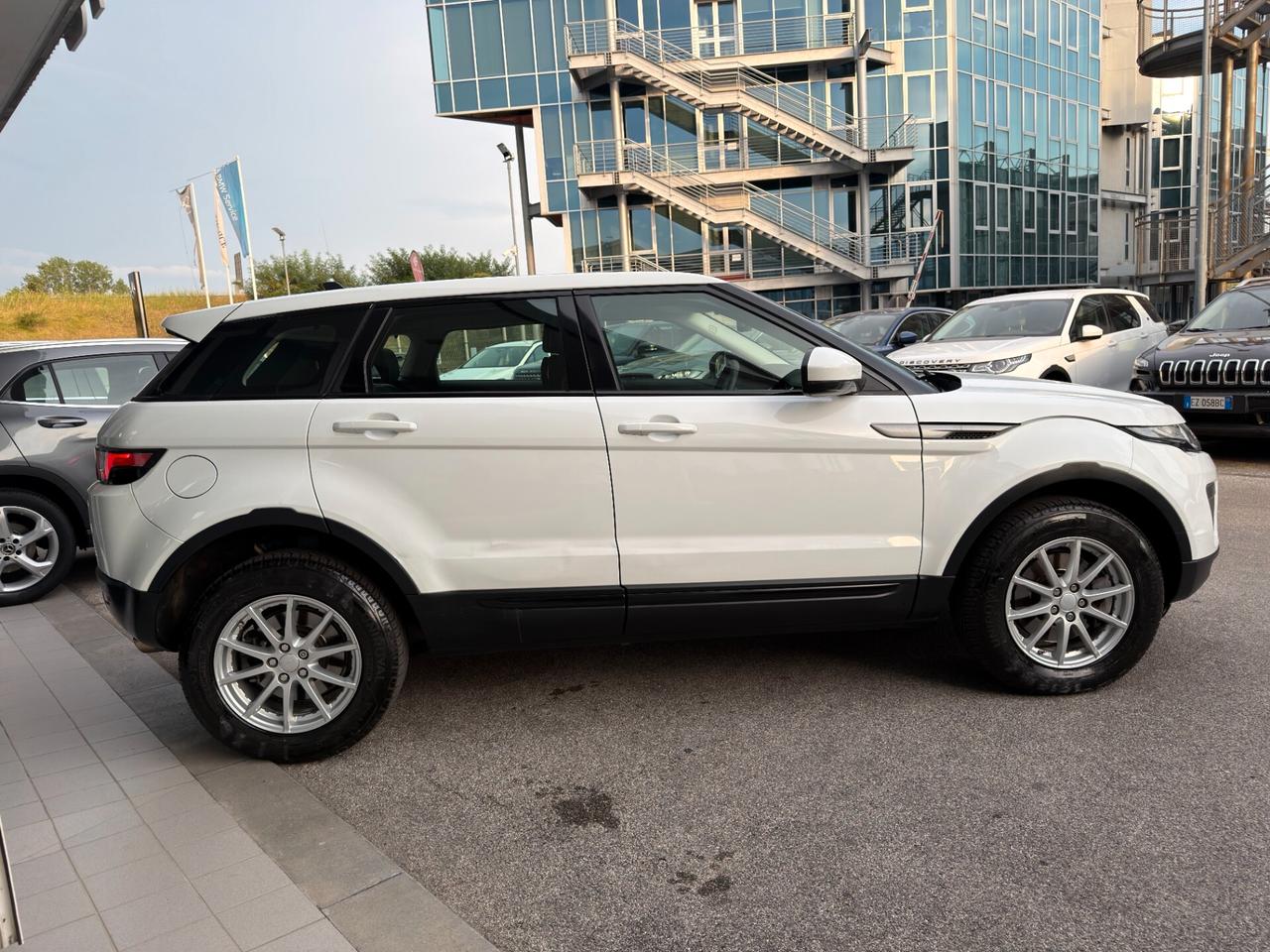 Land Rover Range Evoque 2.0 TD4 150 CV 5p. SE