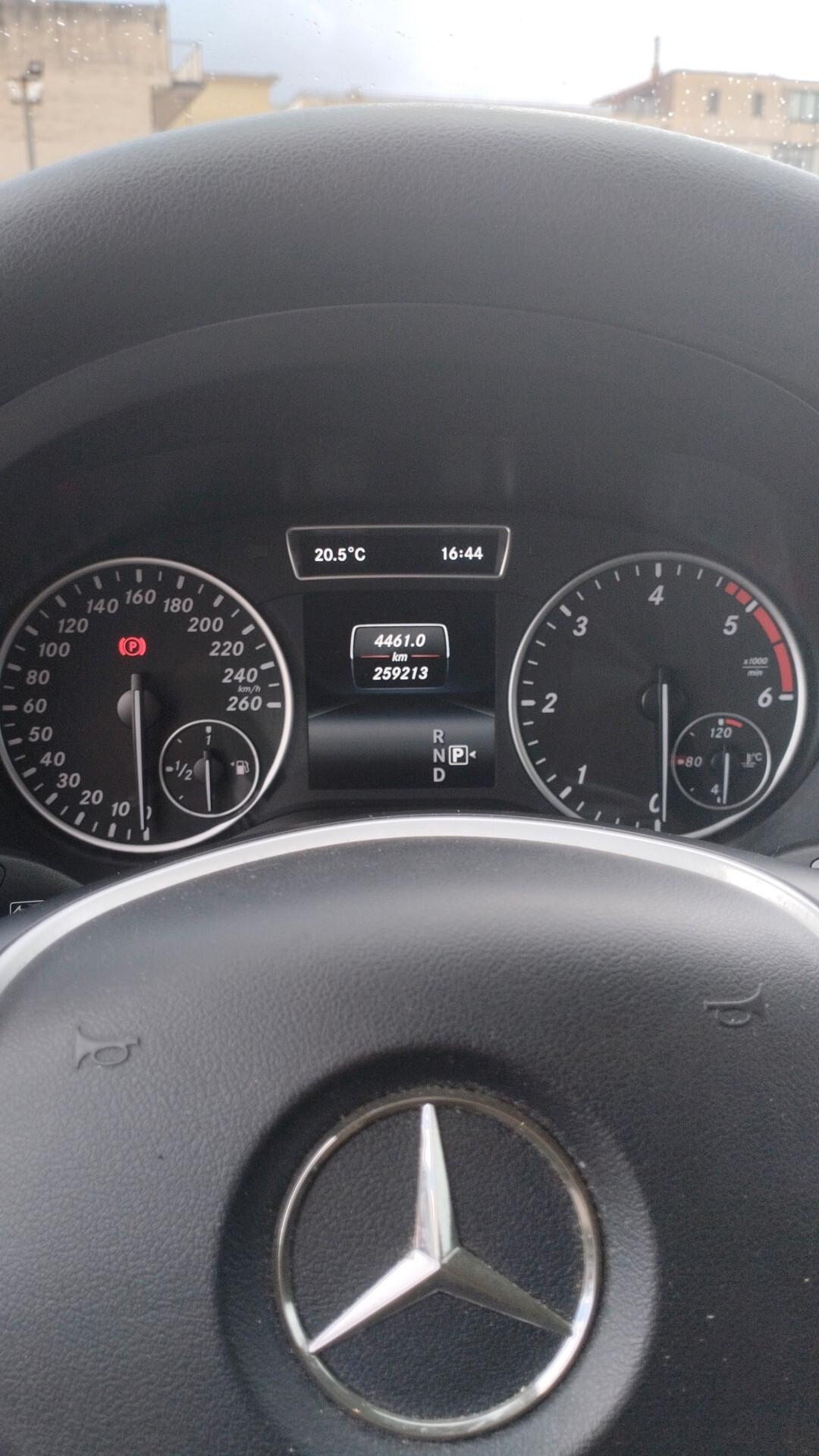 Mercedes-benz GLA 180 GLA 180 CDI Automatic Premium