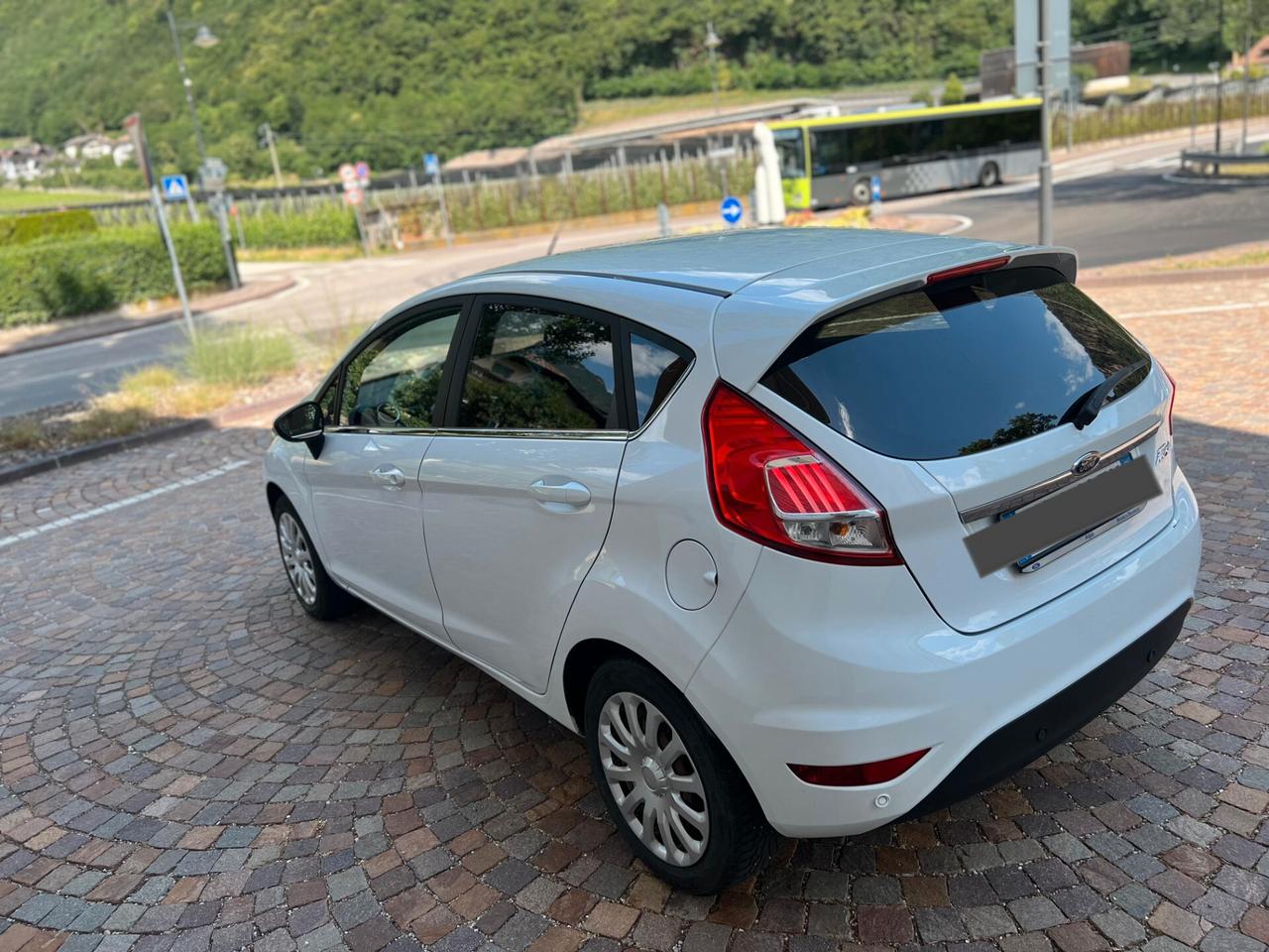 Ford Fiesta 1.2 82CV 5 porte Black & White Edition