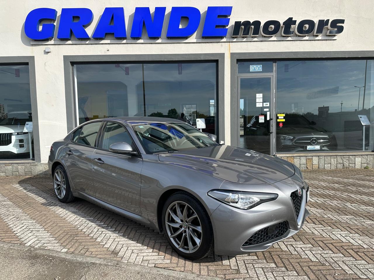Alfa Romeo Giulia 2.0 Turbo 200 CV AT8 Executive