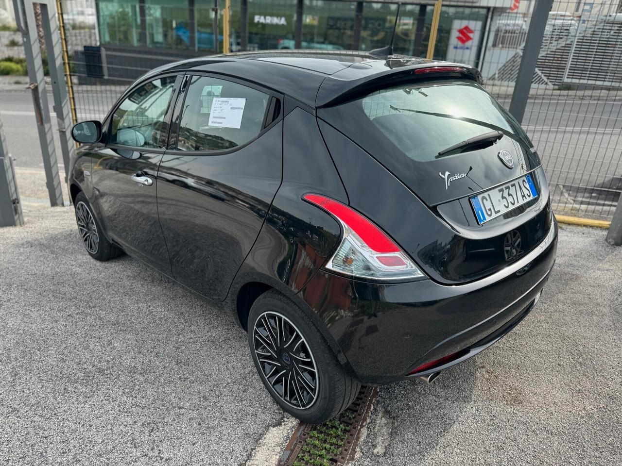 Lancia Ypsilon 1.0cc 70cv Hybrid Ecochic Gold