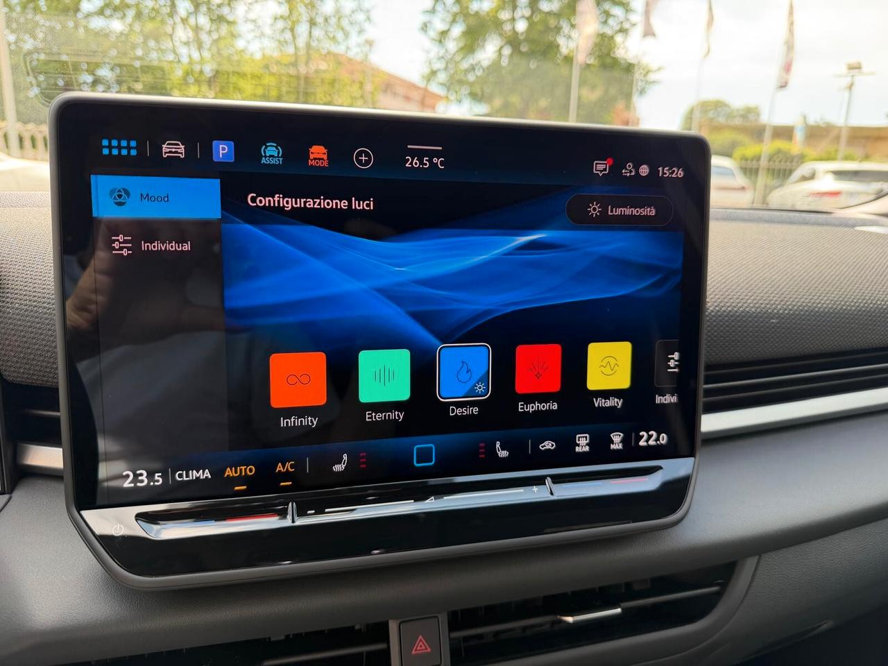 Volkswagen T-Roc 1.5 eTSI ACT 150 CV DSG R-Line