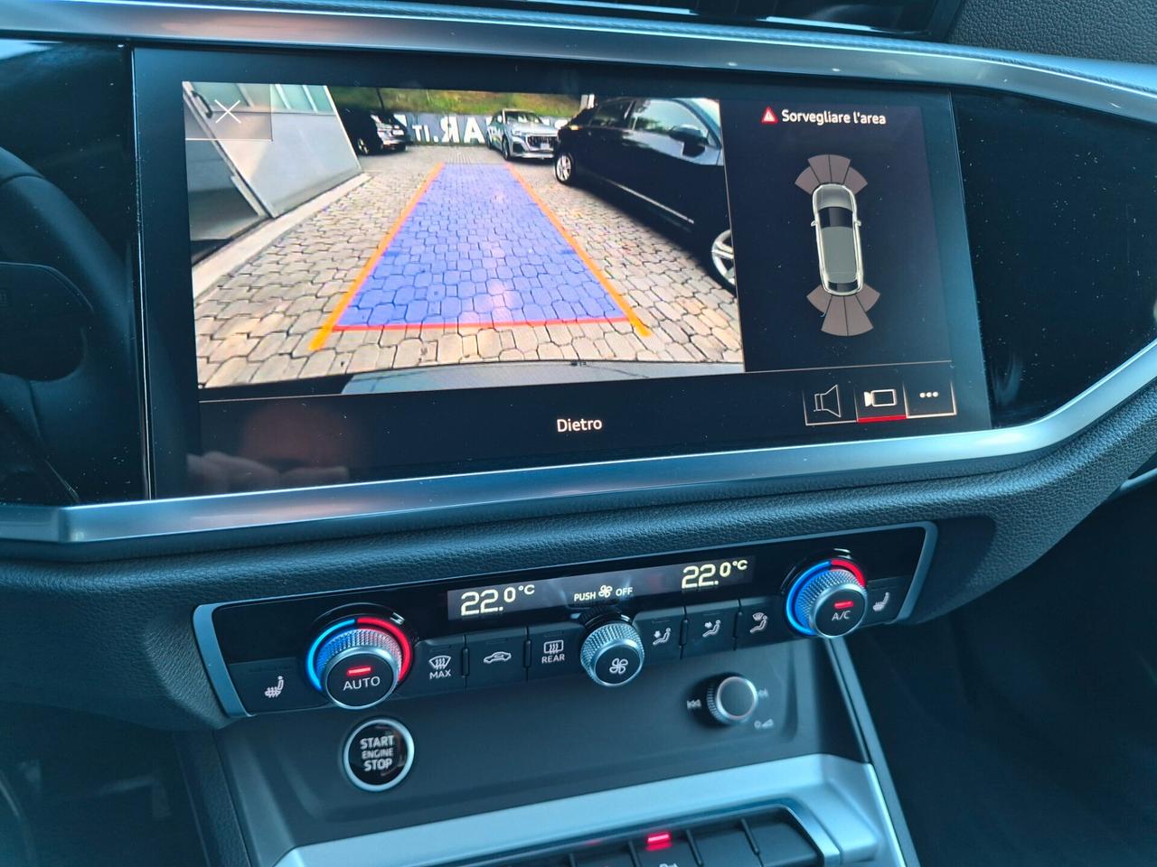 Audi Q3 SPB 35 1.5 TFSI S LINE EDITION S-TRONIC LED NAVI BLACK PACK APPLE CAR PLAY/ANDROID AUTO RETROCAM. C 18" ACC SED. RISC.