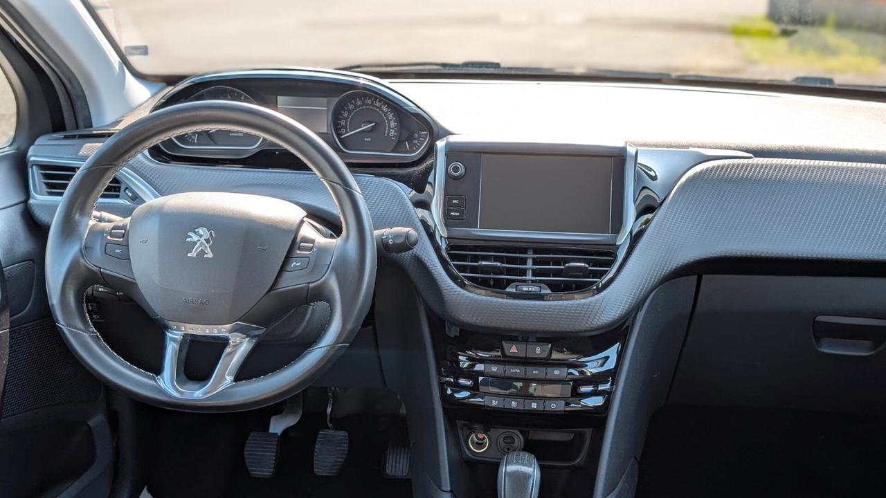 Peugeot 208 PureTech 82 5 porte Allure