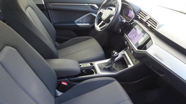 AUDI Q3 35 TDI Quattro S-Tronic Business
