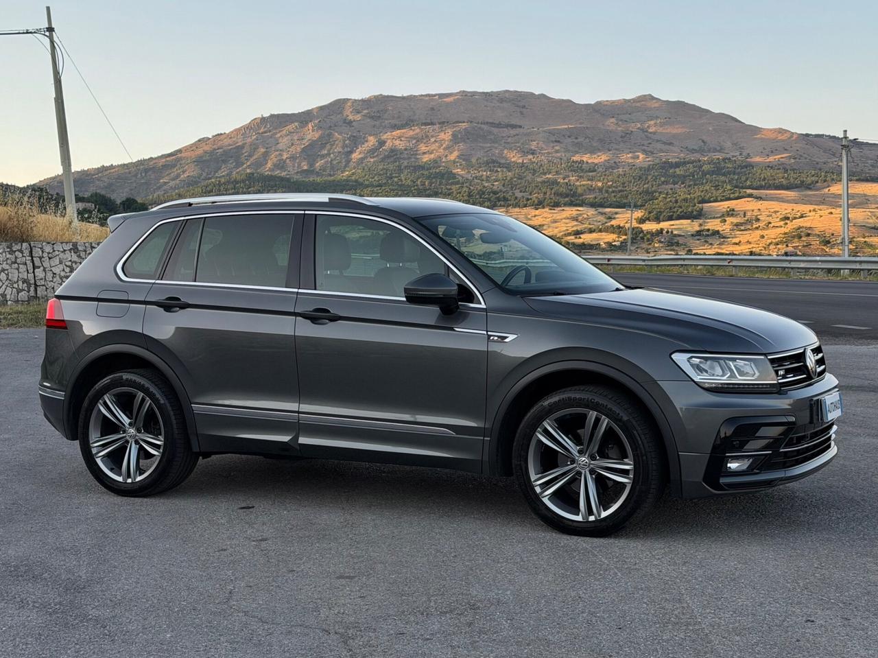 Volkswagen Tiguan 2.0 TDI 150cv DSG 4MOTION R-Line