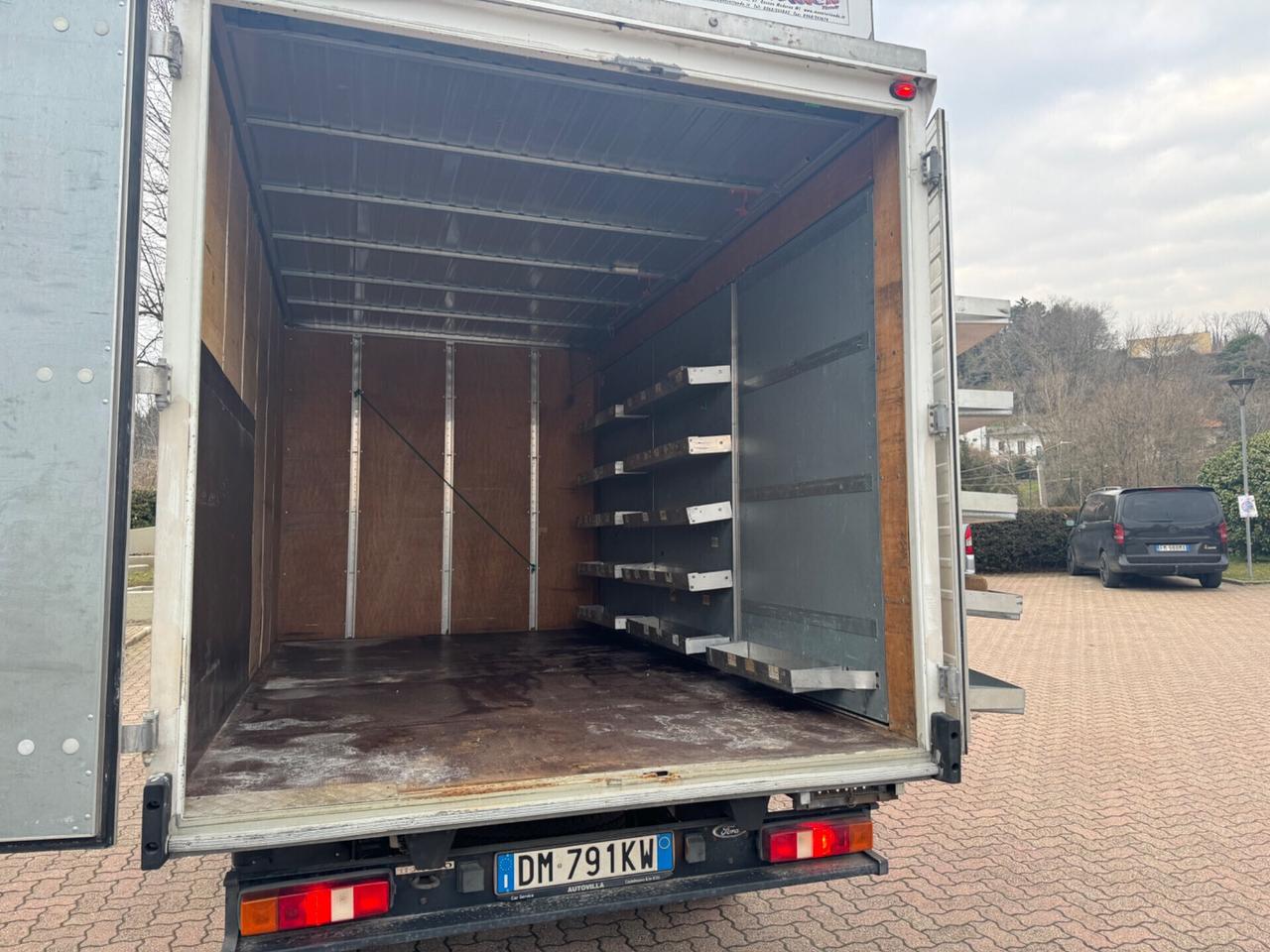 Ford transit furgonato con tenda elettrica