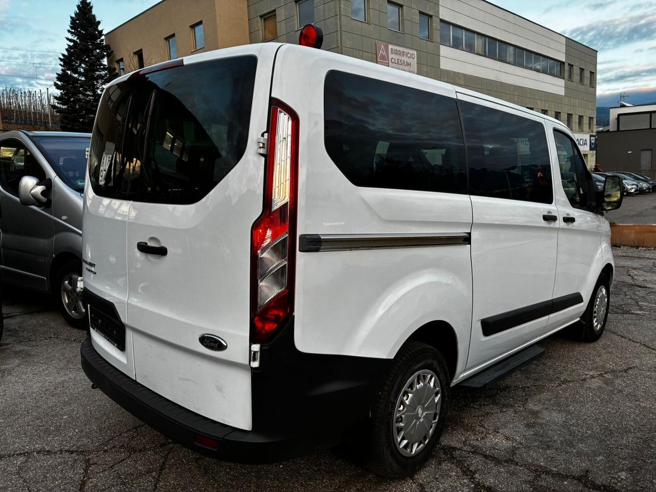FORD TRANSIT CUSTOM 2.2 TDCi 9 POSTI
