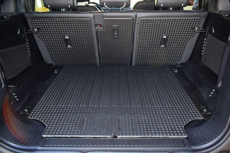 Land Rover Defender Defender 110 3.0D I6 200 CV AWD Auto SE