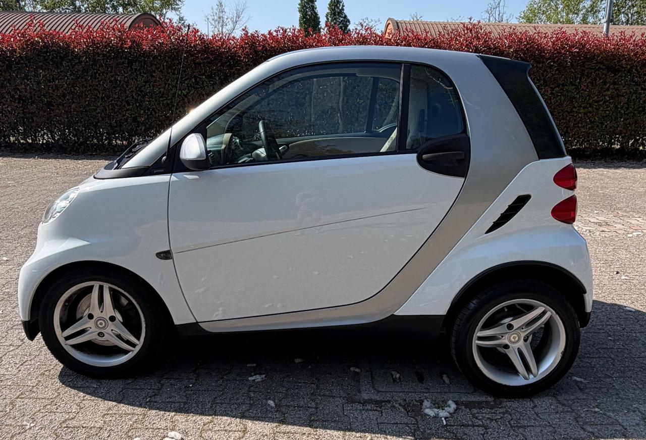Smart ForTwo 1000 52 kW MHD coupé passion