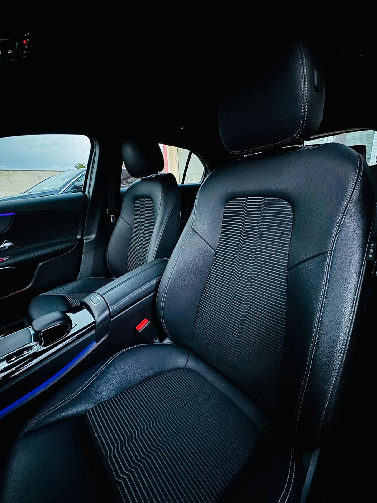 Mercedes-benz A 180d Automatic Sport Led Ambient