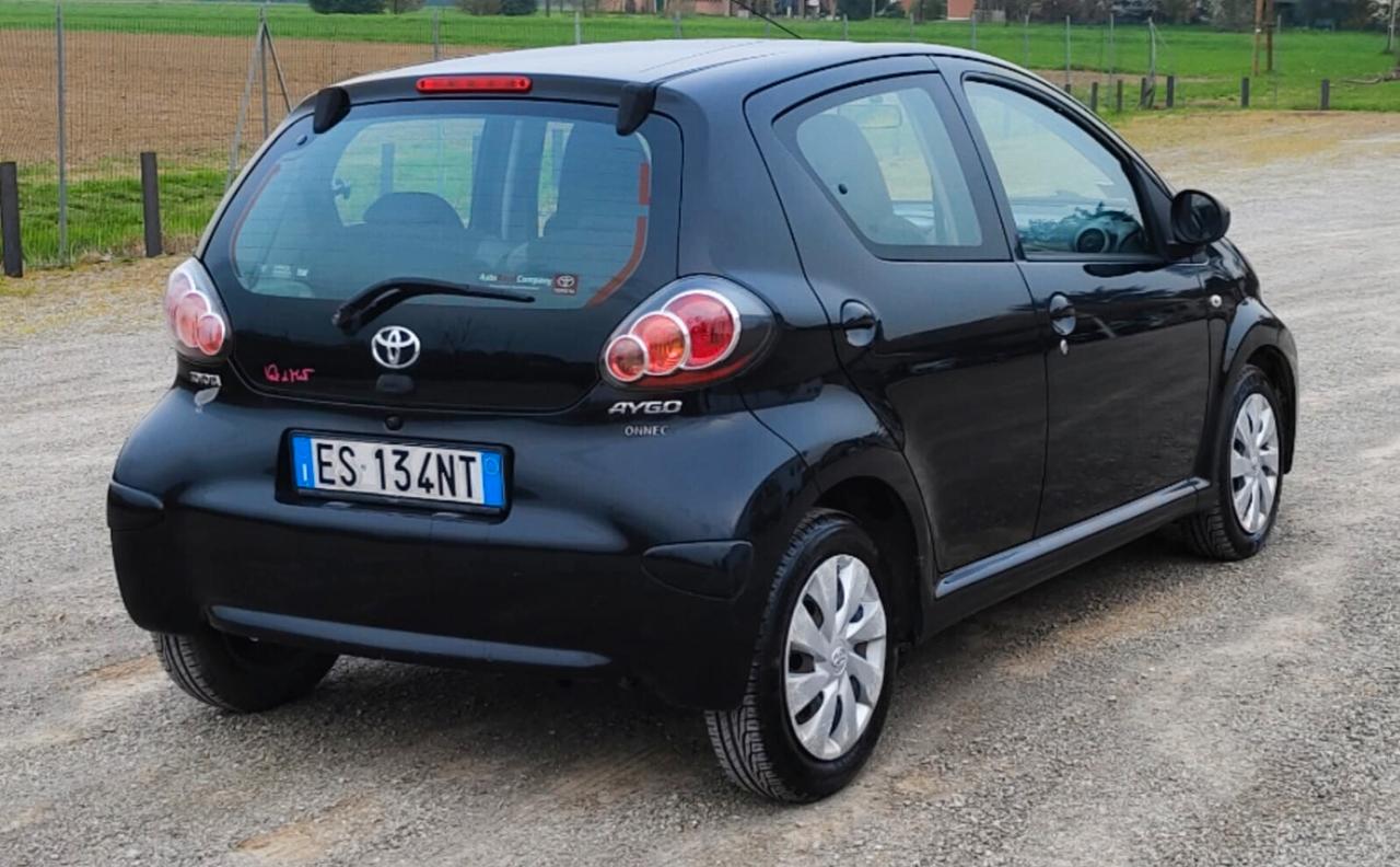 Toyota Aygo 1.0 VVT-i 69 CV 5 porte x-cool