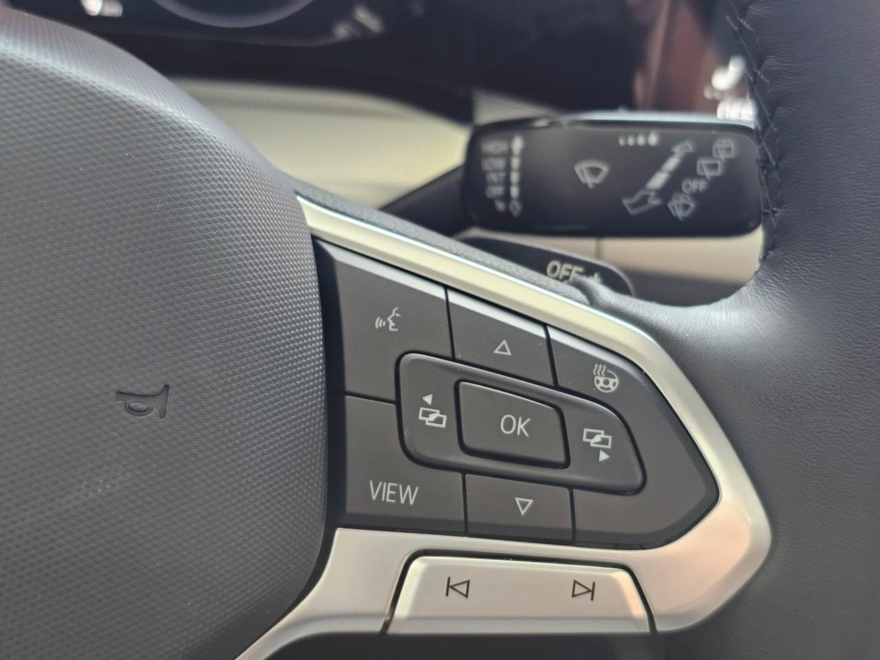 Volkswagen Golf TDI MOVE LIFE C.16 Tetto Nav Led Matrix Clima3Zone