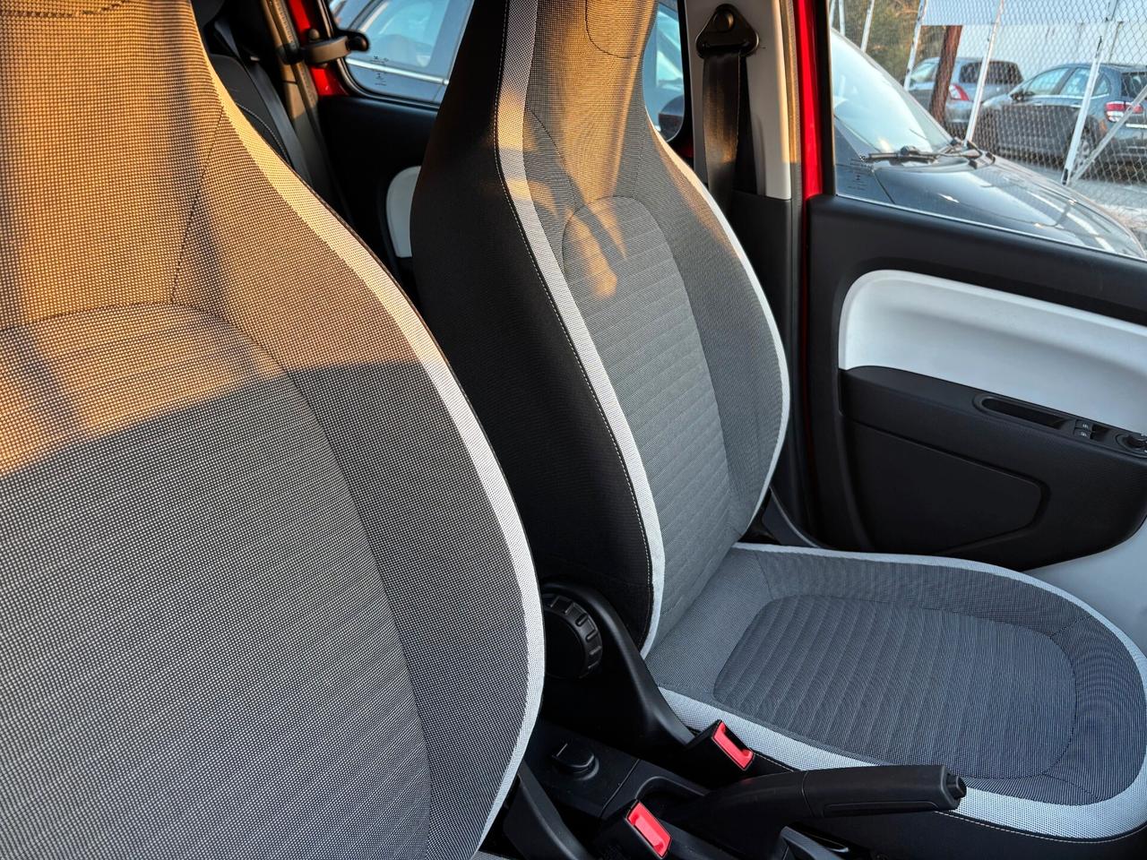 Renault Twingo SCe 65 CV Intens STUPENDA, UNICO PROPRIETARIO, NAVIGATORE, SENSORI PARK, KM 60000!!!